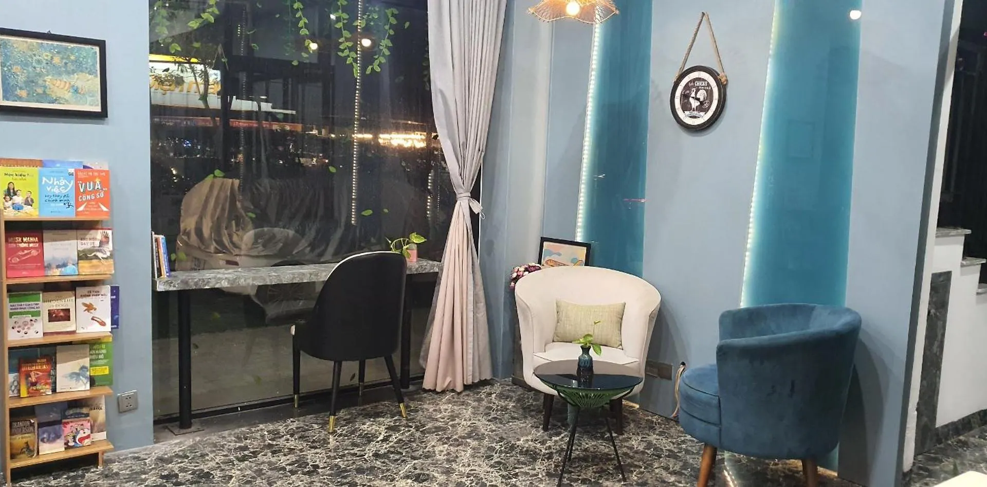Cali Hotel Books Da Nang Vietnam
